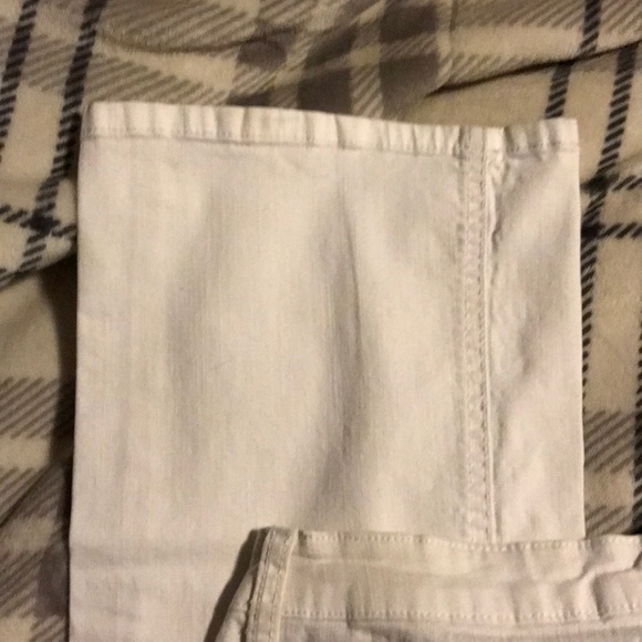 White jeans - Picture 5 of 6